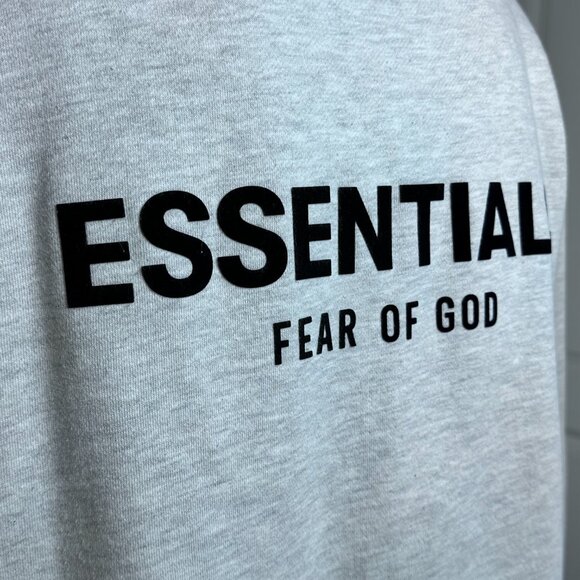 Essentials Fear of God Crew Sweatshirt S Light Grey Heather Cotton Poly - Picture 4 of 7